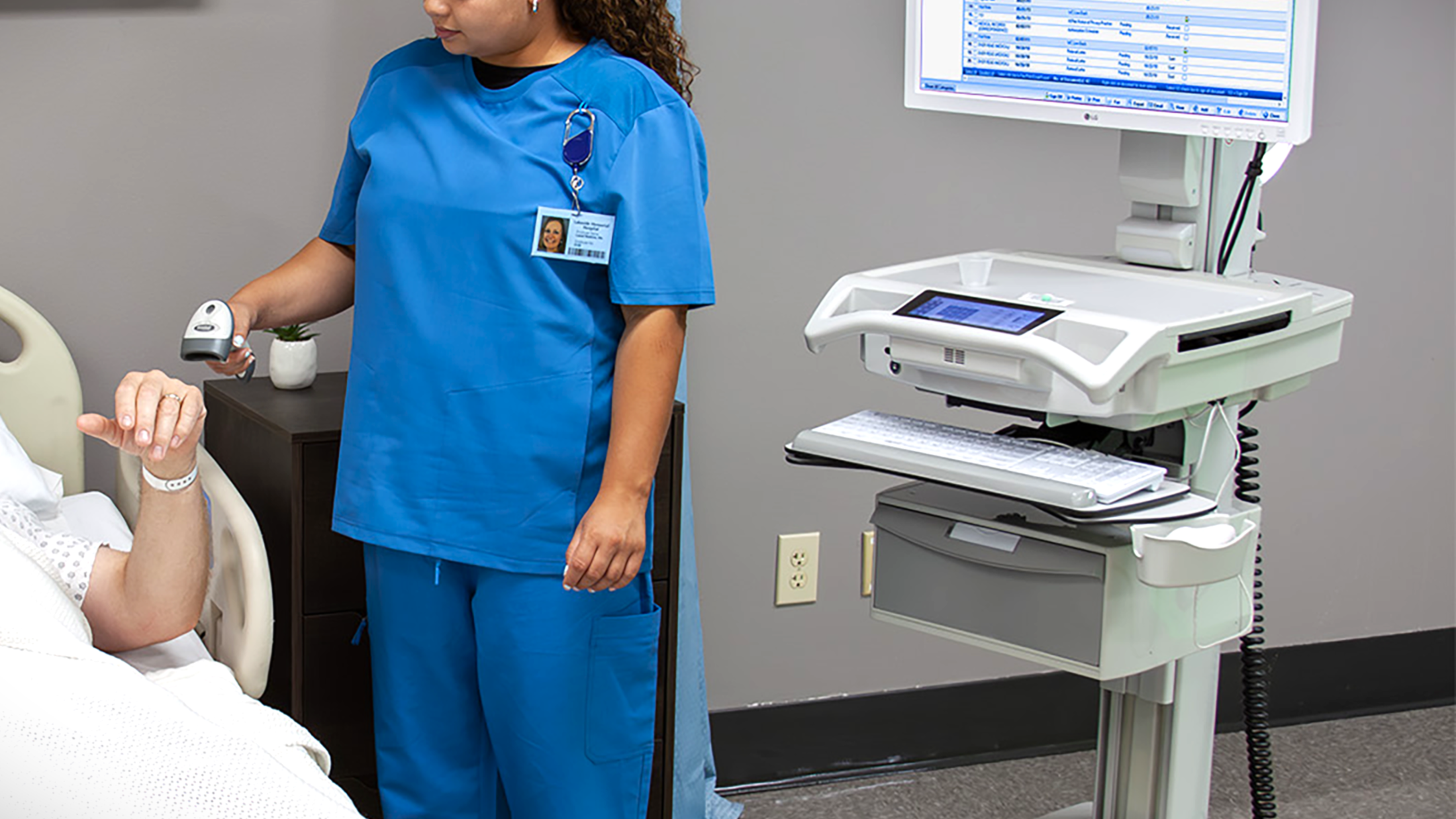 Nursing Simulation Lab Using Barcode Scanner and EMR Cart